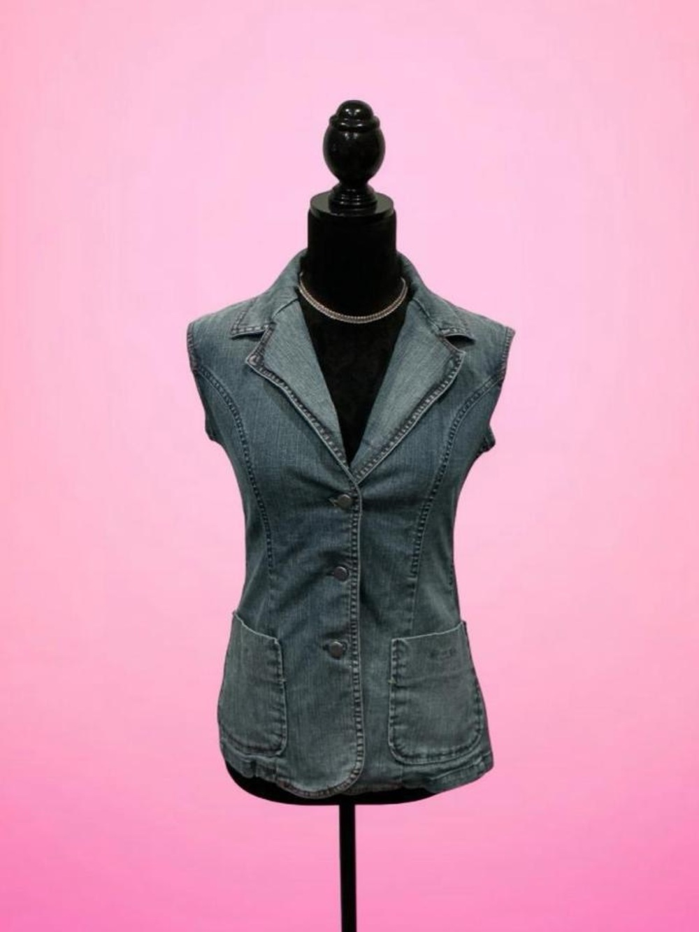 💙Vintage Sleeveless Denim Button-Front Vest in Faded Blue